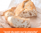 Image d'un pain avec la description "avoin du pain sur la planche"